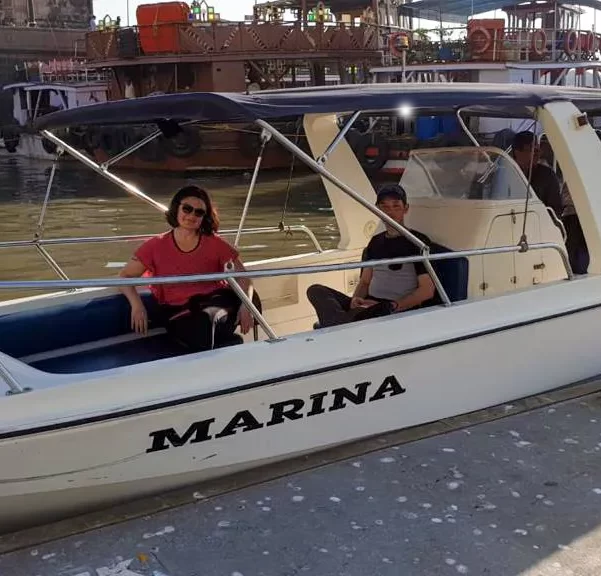 Mumbai Harbour Cruise in a Speedboat