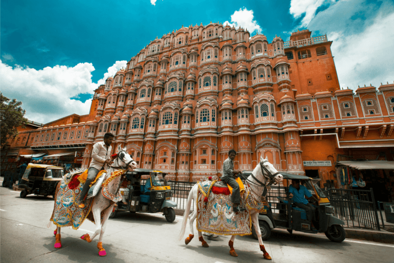 Read more about the article Top 10 Tourist Places in India You Must Visit in 2024