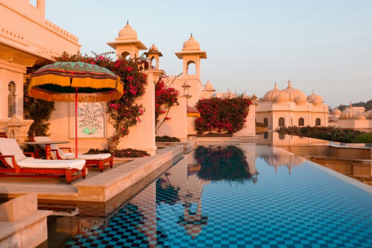 Read more about the article Luxury Travel in India: Top Hotels and Unique Experiences