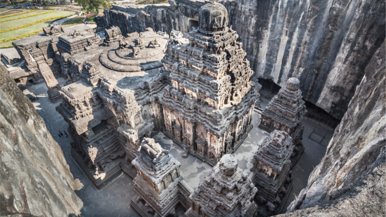 Read more about the article India’s Ancient Caves: A Journey Through Time and Art