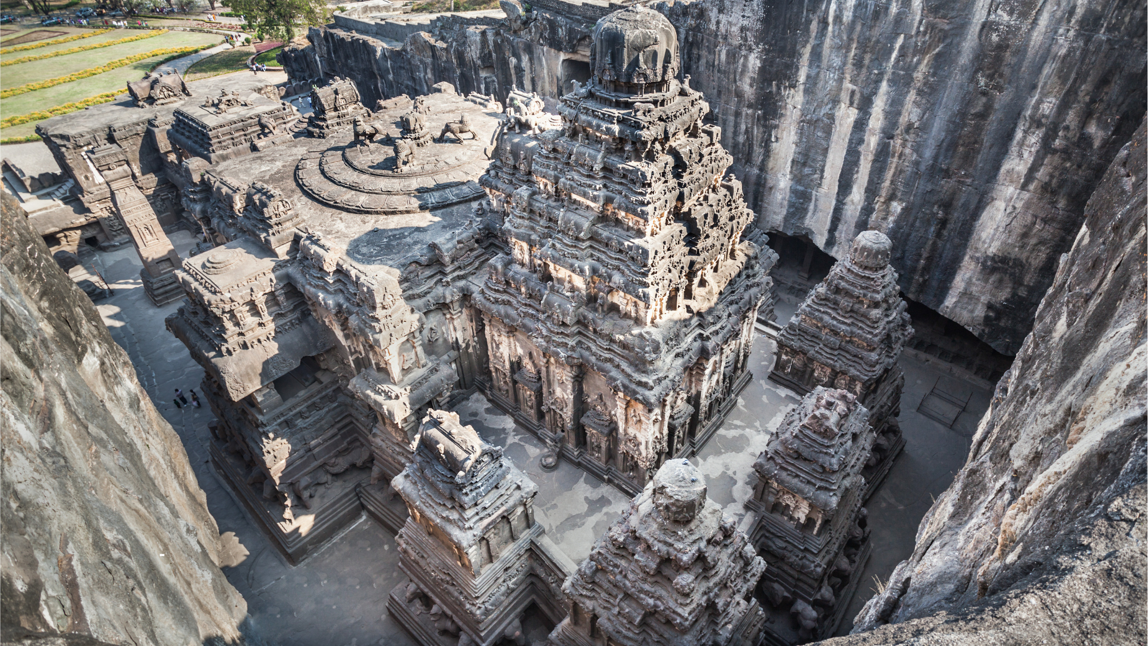 You are currently viewing India’s Ancient Caves: A Journey Through Time and Art