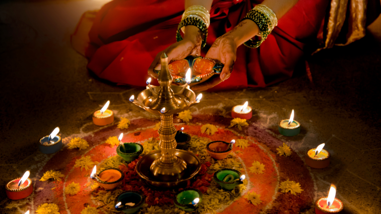 Read more about the article India’s Festivals of Light: Celebrating Diwali and Other Vibrant Festivals