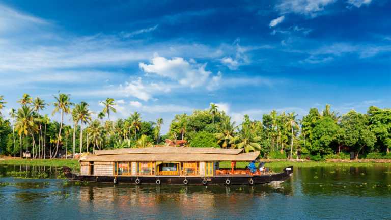 Read more about the article Why Kerala Is Called ‘God’s Own Country’: A Guide to India’s Southern Paradise